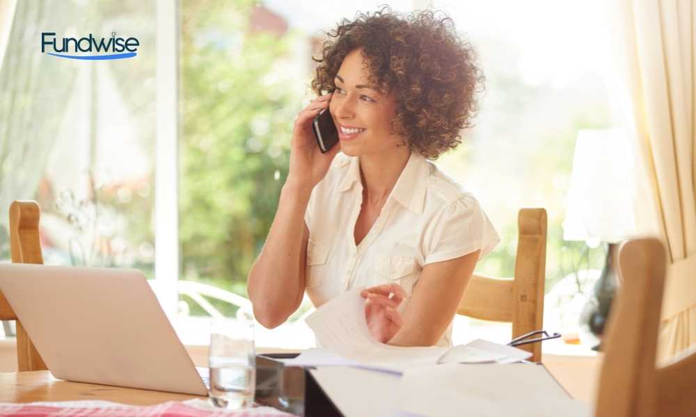 woman speaking to a happy customer